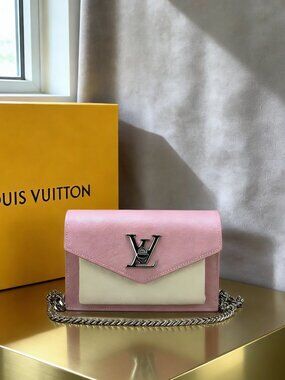 Louis Vuitton Lockme Chain Bag